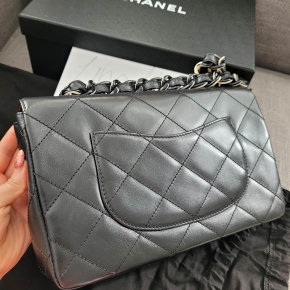 Chanel Medium Single Flap Limited Edition - Picture 4 of 15